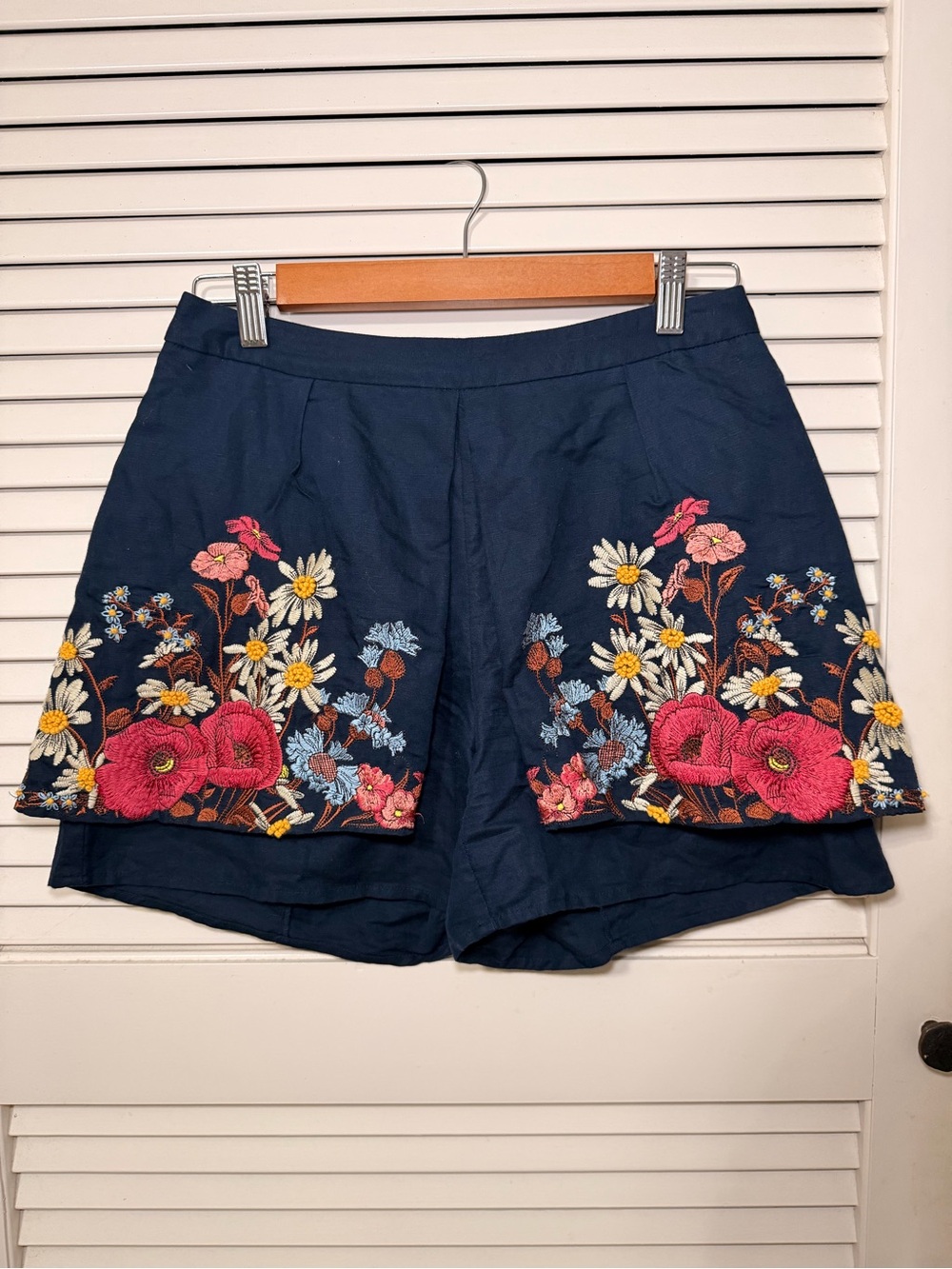 Anthropologie Elevenses Navy High Waisted Embroidered Shorts - Size 6